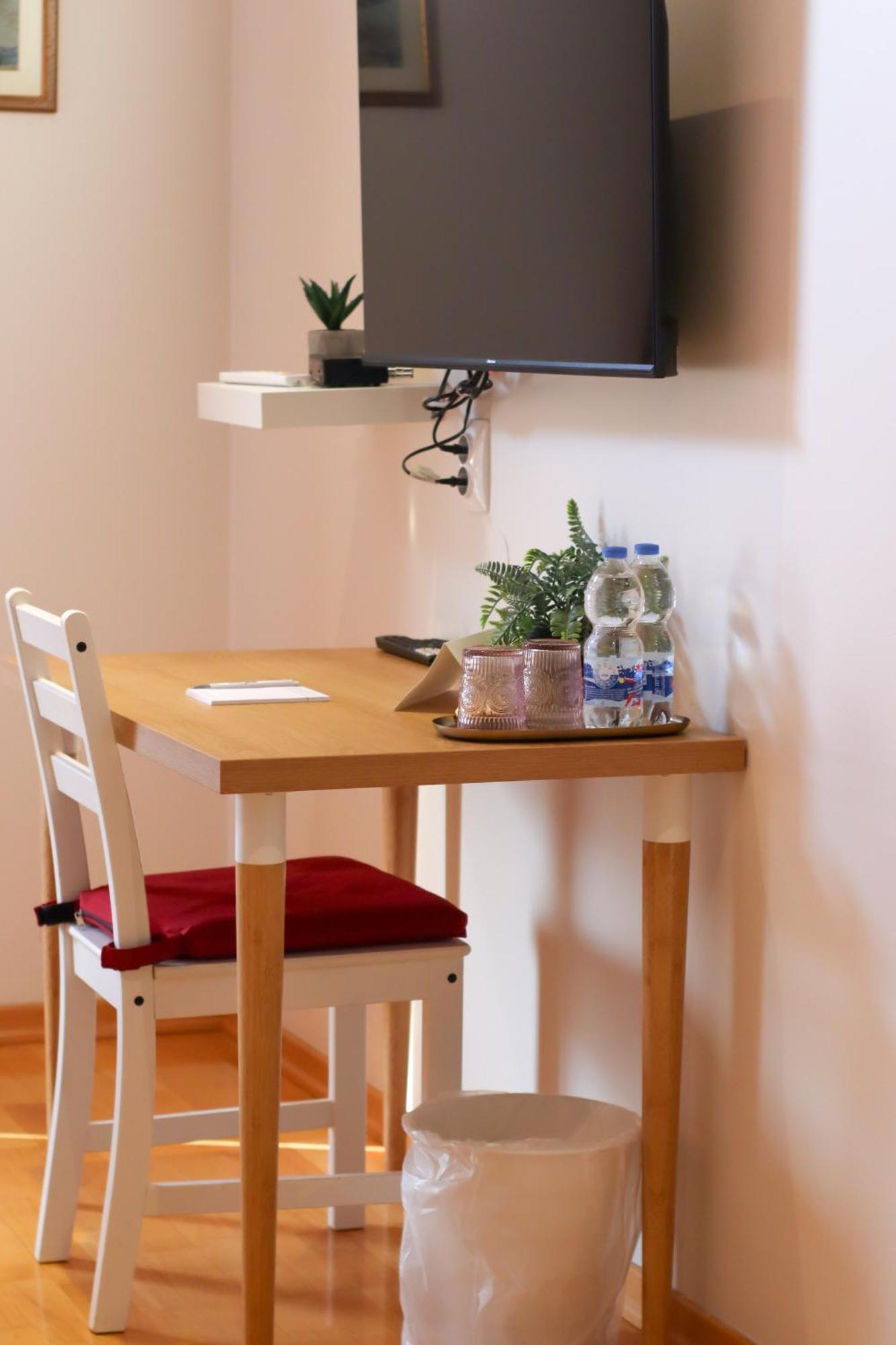 Boutique Hostel Livia เมทโควิช ภายนอก รูปภาพ